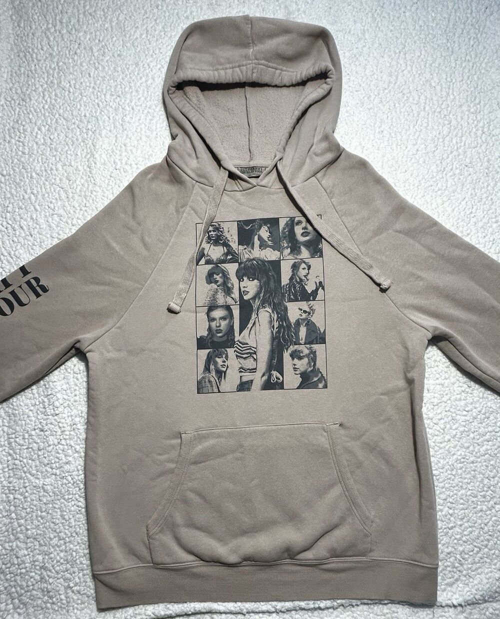 Official Taylor Swift The Eras Tour Pullover Hooded Sweatshirt Hoodie Medium